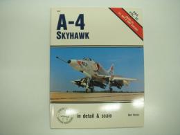 洋書　Detail & Scale Vol.32: A-4 SKYHAWK: Covers All U.S. Navy and USMC Versions