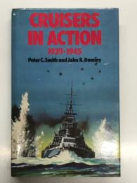 洋書　Cruisers in action 1939-45