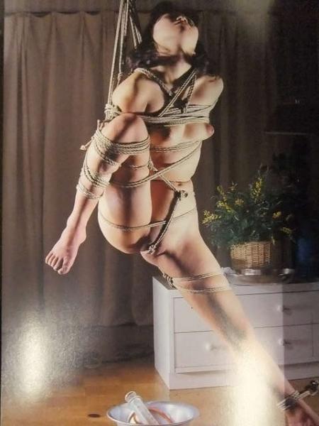 梁川りお　緊縛画像 SM緊縛写真集 縄に捧げるわがいのち 林由美香 袋とじ未開封 梁川りお 浅見恭子 岩崎真由美 吉岡麗 新堂真美 倉橋美樹 山口早紀 二宮花梨 /  古本、中古本、古書籍の通販は「日本の古本屋」 / 日本の古本屋