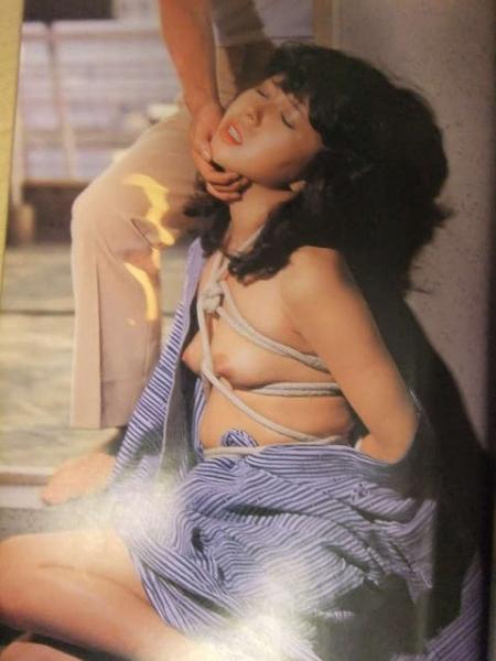 レトロ　 緊縛 画像  屈辱ジニタル 桜井有子 SM緊縛写真集 桜桃書房 昭和レトロ / 古本、中古本、古書籍の通販は「日本の古本屋」 / 日本の古本屋