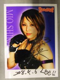 直筆サイン入り　紫雷美央　ポートレート　女子プロレスラー　2008年4月6日　日付入り 