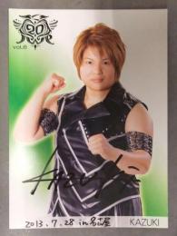 直筆サイン入り　KAZUKI　ポートレート　女子プロレスラー　2013年7月28日 日付入り 