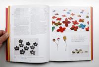 Unexpected pleasures : the art and design of contemporary jewellery