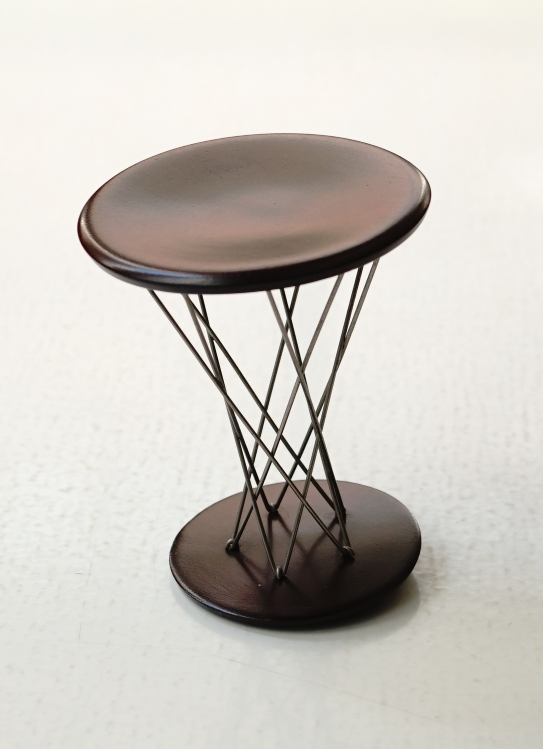Rocking Stool(デザイン : Isamu Noguchi) / 古本、中古本、古書籍の