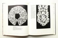 Lace : A guide to identification of old lace types and techniques