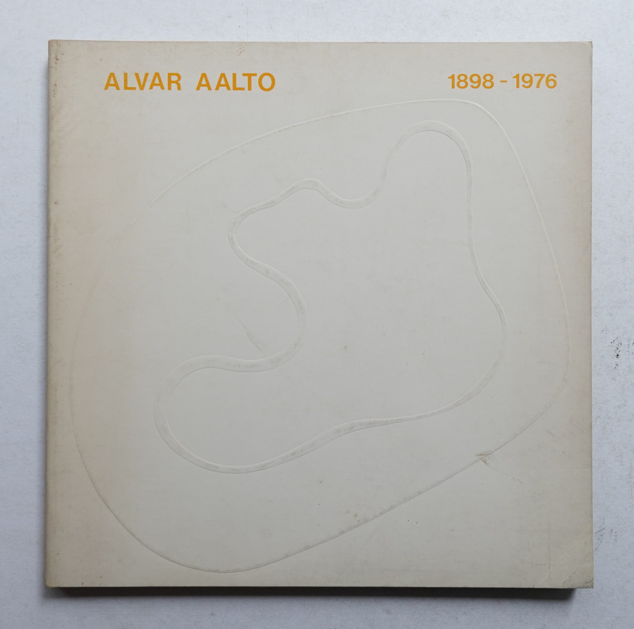 ALVAR AALTO : 1898-1976(新建築社[編]) / 古本、中古本、古書籍の通販