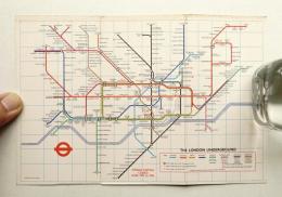 Underground: DIAGRAM OF LINES AND STATION INDEX