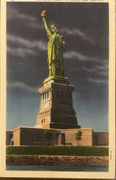 絵葉書　69 STATUE OF LIBERTY AT NIGHT, NEW YORK CITY　5A-H380