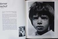 (英文)関心の集まる写真家たち【the concerned photographer】