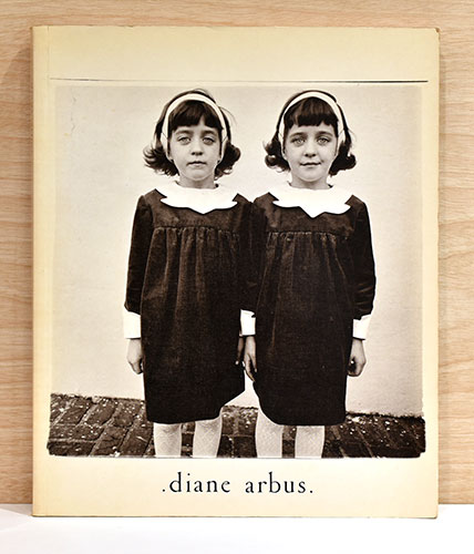 英文）ダイアン・アーバス写真集【.diane arbus.】 / 古本、中古本、古 