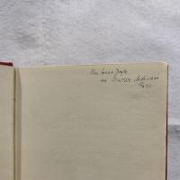 The Life of Sir Arthur Conan Doyle　「アーサー・コナン・ドイルの生涯」　　　　　　　　　　　　　　　　※ドイルの義理の娘／ニーナ・コナン・ドイルの署名入（見返シ上部）　　