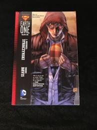 SUPERMAN : EARTH ONE #1 【アメコミ】【原書トレードペーパーバック】