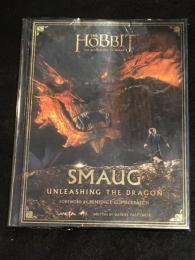 SMAUG : UNLEASHING THE DRAGON [THE HOBBIT:  THE DESOLATIONS OF SMAUG]　【洋書(資料集)】【原書ハードカバー】