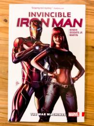 INVINCIBLE IRON MAN by BRIAN MICHAEL BENDIS Vol.2: THE WAR MACHINES 【アメコミ】【原書トレードペーパーバック】