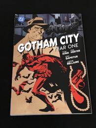 GOTHAM CITY : YEAR ONE 【アメコミ】【原書トレードペーパーバック】