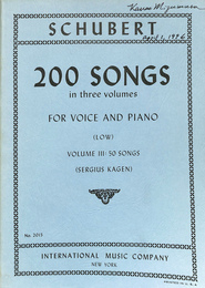 楽譜　シューベルト　ピアノと歌のための200曲集　第3巻50曲入り　低音用　SCHUBERT 200 SONGS in three volumes FOR VOICE AND PIANO (low)