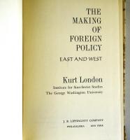 （英文）THE MAKING OF FOREIGN POLICY ：EASTANDWEST