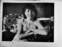 青島紹介(写真集) 19×13㎝外装痛み　解説15p(内2p落丁)写真版30p(内奥付含む2p落丁)光陽社　昭和17年