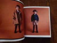 HASEGAWA HIROKO DOLLS PHOTO ALBUM　長谷川裕子木彫作品集　
1960年栃木県生まれ。82年エコール・ド・シモン入学。85年創形美術学校造形科卒業。広島星ビル、柴田悦子画廊、東京大丸、日本橋高島屋等で個展。栃木県立美術館、銀座人形館Angel Dolls、吉徳等で企画展参加。桂の木　木彫。全34頁。