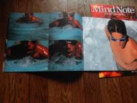 2冊　稲垣潤一コンサートツアー1987  Final Edition at BUDOHKAN 1987年

稲垣 潤一1953年〈昭和28年〉生まれ。歌手、ドラマー。宮城県仙台市出身。所属レーベルはユニバーサルミュージック内のUSM JAPAN。高校で初めてバンドを作りながら本格的なバンド活動を始め、仙台で「フェイセス」を結成した。その後、仙台のライブハウスや横須賀や立川の米軍キャンプ等で演奏を続けるうち、その歌声の良さに仙台の店でスカウト。デビュー前にCMソングを歌い、「スーパーポップボーカル」というキャッチコピーで1982年1月21日に東芝EMIよりシングル「雨のリグレット」でデビュー。3枚目のシングル「ドラマティック・レイン」で自身初のTOP10入りを果たす。1986年から1989年にかけてオリジナル・アルバムが4作連続1位を獲得。