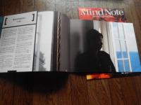 2冊　稲垣潤一コンサートツアー1987  Final Edition at BUDOHKAN 1987年

稲垣 潤一1953年〈昭和28年〉生まれ。歌手、ドラマー。宮城県仙台市出身。所属レーベルはユニバーサルミュージック内のUSM JAPAN。高校で初めてバンドを作りながら本格的なバンド活動を始め、仙台で「フェイセス」を結成した。その後、仙台のライブハウスや横須賀や立川の米軍キャンプ等で演奏を続けるうち、その歌声の良さに仙台の店でスカウト。デビュー前にCMソングを歌い、「スーパーポップボーカル」というキャッチコピーで1982年1月21日に東芝EMIよりシングル「雨のリグレット」でデビュー。3枚目のシングル「ドラマティック・レイン」で自身初のTOP10入りを果たす。1986年から1989年にかけてオリジナル・アルバムが4作連続1位を獲得。