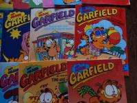 全34冊　Garfield mit Orson  1987年 Nr.2〜Nr.5.1988年 Nr.7〜Nr.12.1989年 Nr.1〜Nr.3.Nr.5. Nr.8〜Nr.12.1990年 Nr.1〜Nr.11
1991年 Nr.2.1992年Nr.8.GARFIELD SOMMER-SONDERHEFT1990 GARFIELD SONDER HEET1988　Verlag: Bavaria Comic Verlag GmbH 　ガーフィールド コミック

by Jim Davis (Author)

Garfield Comic

ガーフィールド（Garfield）は、
1978年にジム・デイビスによって生み出された、世界一有名とも言われるオレンジ色のぽっちゃり猫の漫画キャラクター。ラザニアが大好きで、月曜日とダイエット、お風呂が大嫌いな怠け者だが、どこか憎めない性格で、飼い主ジョンや犬のオーディと騒動を巻き起こす。 