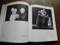 60 godini naroden teatar Bitola = 60 years National Theatre Bitola
著者:Ivan Ivanovski
 マケドニア語, 2004
出版社: NU Naroden teatar, Bitola, 2004　287頁


60 ゴディーニ ナローデン ティータール ビトラ
ビトラ国立劇場60周年
イワン・イワノフスキー著
