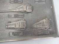 東武鉄道　特急　急行車の変遷金属プレート
20.5cm-15.5cm厚さ1cm
トク500形　デハ10形　5700系　1720系デラックスロマンスカー　1700系　5000系　 1800系
