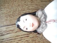 磁器　St. Petersburg　inperial porcelain Eskimo Girl with Flower Lomonosov Porcelain Figurine