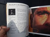 10ミニッツ・オールダー　パンフ
        ベルナルド・ベルトルッチ 『水の寓話』
        マイク・フィギス 『時代×4』
        イジー・メンツェル 『老優の一瞬』
        イシュトヴァン・サボー 『10分後』
        クレール・ドニ 『ジャン＝リュック・ナンシーとの対話』
        フォルカー・シュレンドルフ 『啓示されし者』
        マイケル・ラドフォード 『星に魅せられて』
        ジャン＝リュック・ゴダール 『時間の闇の中で』

    人生のメビウス The Trumpet
        アキ・カウリスマキ 『結婚は10分で決める』
        ビクトル・エリセ 『ライフライン』
        ヴェルナー・ヘルツォーク 『失われた一万年』
        ジム・ジャームッシュ 『女優のブレイクタイム』
        ヴィム・ヴェンダース 『トローナからの12マイル』
        スパイク・リー 『ゴアVSブッシュ』
        チェン・カイコー 『夢幻百花』