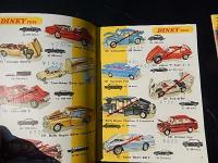 3冊　Dinky Toys　ディンキートイズ　カタログ　No. 5 No. 6 No. 7 　ＤＩＮＫＹ　ＴＯＹＳ　ＣＡＴＡＬＯＧ　ミニカー　チェック跡あります。

Dinky Toysは、Meccano Ltdが製造した一連のダイカストzamac亜鉛合金ミニチュア車のブランド名です。これらは、1934年から1979年までリバプールのBinns Roadにある工場でイギリスで製造。 
