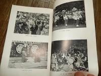 昭和32年度芸術祭主催公演 郷土芸能　1957年発行
大償神楽（岩手県）能郷の能と狂言（岐阜県）みたま踊（茨城県）感応楽（福岡県）硫黄島の唄と踊（鹿児島県）念仏踊と盆踊（愛知県）
中綴じ B5判
16頁