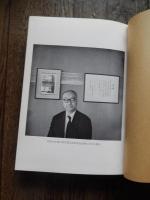 今井善一郎著作集 -民俗編-
 今井善一郎著作集刊行会編
    出版社 煥乎堂
    刊行年 昭52
 今井善一郎著作集刊行会編 煥乎堂 
今井 善一郎1909年（明治42年）10月8日 - 1976年（昭和51年）1月10日）、群馬県出身の民俗学者。933年（昭和8年）に慶應義塾大学法学部を卒業後、家業を継ぐ。同年、橘太郎の名で「北橘村郷土かるた」とその解説書の「橘陰郷土読本」の稿本をつくる。又この年には父の善兵衛が北橘村の村長に就任する。1935年（昭和10年）、今井善兵衛の名で『更生農村』を刊行する。1936年（昭和11年）、群馬県教育委員会による「群馬県庶民教育史調査」の北橘村の部の作成に協力する。同年1月30日、倉持多代と結婚する。1939年（昭和14年）、『上毛及上毛人』の7～10月号に橘太郎の筆名で「木曽義仲及び其子孫と上野」を執筆する。1941年（昭和16年）9月、『習俗歳時記 赤城山西南麓農家の年中行事』を刊行する。同年同月、柳田國男から『習俗歳時記』の礼状として葉書をもらう。同年、柳田主宰の民間伝承の会に入会する。 1943年（昭和18年）6月に臨時召集令状を受けて高崎聯隊に入隊するが心臓肥大の為即日帰郷する。同年、勢多郡誌民俗調査のため都丸十九一と民俗調査を行う。1946年（昭和21年）9月29日、上毛民俗の会の発会式を開き、同年10月に『上毛民俗』第1号を発行する。同年12月1日、北橘村農地委員となる。
1950年（昭和25年）10月、日本民俗学会評議員となる。1951年（昭和26年）、北橘村固定資産評価審査委員、北橘村農業委員、群馬県文化財調査委員、北橘村民生委員、北橘村農事及民事一般調停委員など多くの役職を委嘱される。1952年（昭和27年）12月、群馬県文化財専門委員を委嘱される。1953年（昭和28年）12月、民事一般、宅地建物及農事調停委員となる。1954年（昭和29年）1月、前橋家庭裁判￥