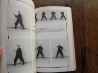 Sil Lum Kung Fu: The Chinese Art of Self Defense by Fong, Leo T.中国空手
Ohara Publications 1971