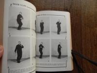 Sil Lum Kung Fu: The Chinese Art of Self Defense by Fong, Leo T.中国空手
Ohara Publications 1971