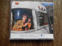 CD 見本盤　濱口祐自 フロム・カツウラ

濱口祐自
デルタ・ブルースからサティ、エリントンに至るまで熊野フィーリングたっぷりに演奏する異能のギタリスト。
80年代：遠洋マグロ漁船に乗りパプアニューギニアに行く。
勝浦漁港の古い民家を、自らの手で切り出した竹を使ってクラブに改造、12年間経営と演奏。
90年代：ヨーロッパ(ドイツ、スイス、オランダ、フランス)の各地でストリート演奏の旅を行う。98年ソロギターアルバム「竹林パワーDream」発表。
2001年　東京青山での全国フィンガーピッキングギターコンテストに於いて会場投票1位のオーデンエンス賞獲得。
2013年　久保田麻琴プロデュースでアルバム制作開始。渋谷のライブハウス、SARAVAH東京での10月ショウケースと明けて1月の2度目では記録的な観客動員を果たす。
2014年6月、久保田麻琴プロデュースによるメジャー・デビュー・アルバム『Yuji Hamaguchi from KatsuUra』を日本コロムビアよりリリース。この稀有な存在に新聞・雑誌・ラジオ・テレビで話題沸騰となる。11月にはテレビ朝日「題名のない音楽会」に出演し大反響。
2015年7月にセカンドアルバム『Yuji Hamaguchi Going Home』をリリース。


