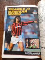 2冊　サッカーダイジェスト １９８８年３月号4月号
 表紙：マラドーナ＜ナポリ＞/帰ってきたマラドーナ
    出版社 日本スポーツ企画出版社
    刊行年 昭63 