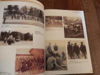金沢大学写真で見る50年
 金沢大学創立五十周年記念事業後援会　写真集編集委員会
    刊行年 1999
   一章 多彩な前身校の時代
Ⅰ. 四高の伝統
Ⅱ. 医科大学の知と技
Ⅲ. 地域の教育を培う師範各校
Ⅳ. 若き薬学徒と学園
Ⅴ. 高工・工専の青春譜
Ⅵ. 戦争・敗戦そして閉校

二章 開学、新制大学の十年 

三章 安保・豪雪・スト 激動の回顧
Ⅰ. 青春の怒り・汗・抗議
Ⅱ. 校舎などの移り変わり
Ⅲ. キャンパス点描 その1 授業風景
Ⅳ. 環日本海の総合研究を目指して 日本海域研究所

四章 基幹総合大学を目指して
Ⅰ. 総合大学院（博士課程）の創設
Ⅱ. 国立大学唯一のがんの研究機関 がん研究所
Ⅲ. 学術情報の殿堂 附属図書館

金沢大学 写真で見る５０年
4
Ⅳ. 医療技術短期大学部
Ⅴ. 大学教育の開放 大学教育開放センター
Ⅵ. 教育学部附属学校園の歩み
Ⅶ. キャンパス点描 その2 学生生活など
五章 新しい教育環境を求めて
Ⅰ. 新しい学部の創設
Ⅱ. 新しい研究の発展を期して アイソトープ使用施設
Ⅲ. 遺伝子の世界を探究 遺伝子実験施設
Ⅳ. 情報化時代を担う総合情報処理センター
Ⅴ. 理想の新キャンパスを求めて
Ⅵ. 青春の息吹 栄光への道

六章 二十一世紀を目指して
Ⅰ. 総合移転第Ⅱ期計画の起工
Ⅱ. いま附属病院は
Ⅲ. 共同研究センター、外国語教育研究センター
Ⅳ. 新しい教育とメディア
Ⅴ. 国際化を目指して
Ⅵ. キャンパス点描 その3 大学を支える人たち
Ⅶ. 創立５０周年記念事業 角間から世界へ 未来文化の創造を
Ⅷ. ２０５０年の金沢大学の新しい姿
