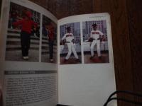 Break dance: Electric boogie, Egyptian, moonwalk
by Bonnie Nadell 　ブレイクダンス　