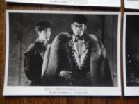 1993年、銀座セゾン劇場にて上演された「ロレンザッチョ」宣材スチール写真。原作)アルフレッド・ド・ミュッセ。脚本・演出)渡邊守章。出演)堤真一、伊武雅刀、長塚京三、西岡徳馬、北村総一朗、阿藤海、加藤武、寺泉憲、神山繁、塩見三省、美木良介、井上倫宏