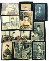 岡田八千代 写真