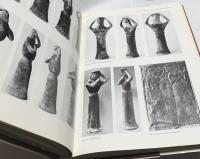 英文)コライ : 古代ギリシア美術、特にアルカイック期に作られた若い女性の立像　Korai : archaic Greek maidens : a study of the development of the Kore type in Greek sculpture