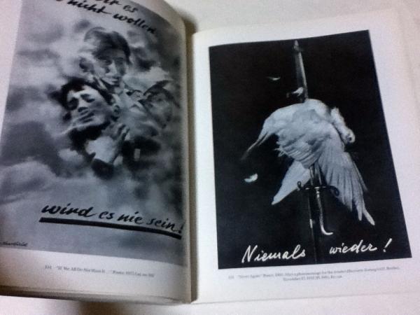 【予約受付中】 英文)ドイツのダダイスト・写真家 ジョン・ハートフィールド作品 洋書