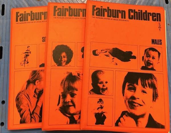 英文 フェアバーンシステムポーズ写真集 第3集 子ども編 The Fairburn System Of Visual References Set 3 Fairburn Children 3冊一括 遊学文庫 古本 中古本 古書籍の通販は 日本の古本屋 日本の古本屋