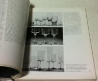 独文)論集  世界のインダストリアル・デザイン 現代的な形   Zeitgemässe Form, Industrial Design International, 133 Beiträge von 77 Autoren, 267 Abbildungen