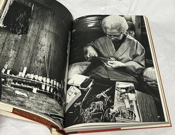 英文)杉村恒写真集 沖縄の手 伝統工芸・人と作品 Living crafts of