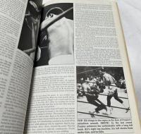 英文)絵で見る モハメド・アリ伝　Holy Warrior, Muhammad Ali: An Illustrated Biography