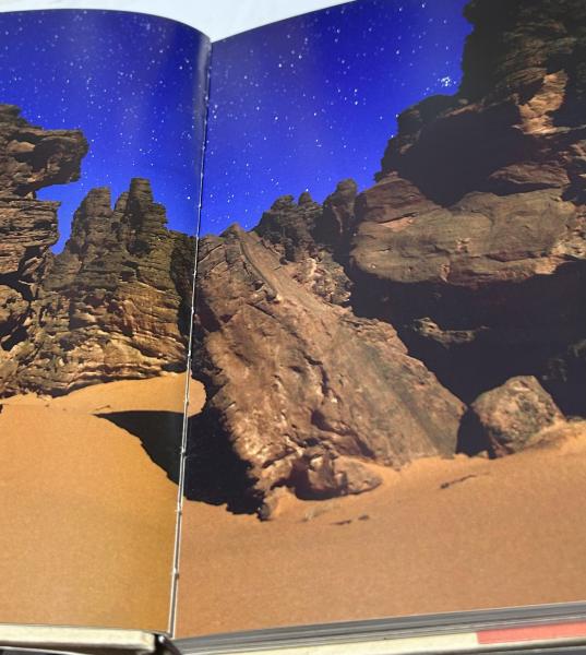 サハラ、砂漠の画廊: タッシリ・ナジェール古代岩壁画 Amazon.co.jp: サハラ、砂漠の画廊: タッシリ・ナジェール古代岩