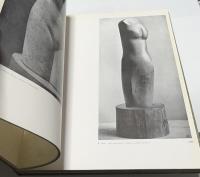 英文) バーバラ・ヘップワースの彫刻とドローイング　Barbara Hepworth : carvings and drawings