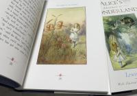 英文)『不思議の国のアリス』＋『鏡の国のアリス』 2冊一括　ボックスセット　Alice's adventures in Wonderland ＋Through the looking-glass : and what Alice found there , 2 volumes box set.